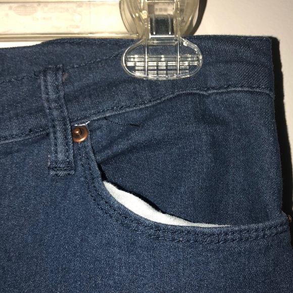 Forever21 Skinny Jeans - Picture 6 of 8